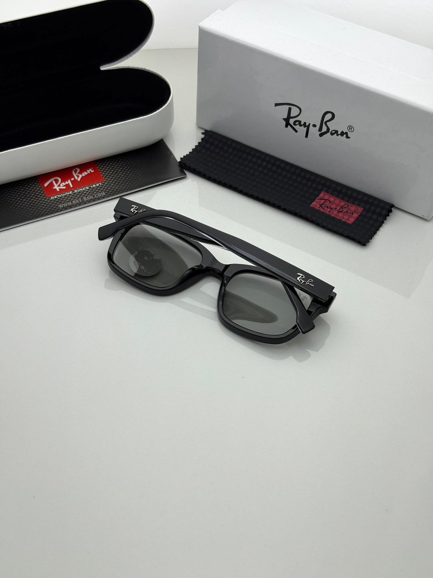 Ray ban