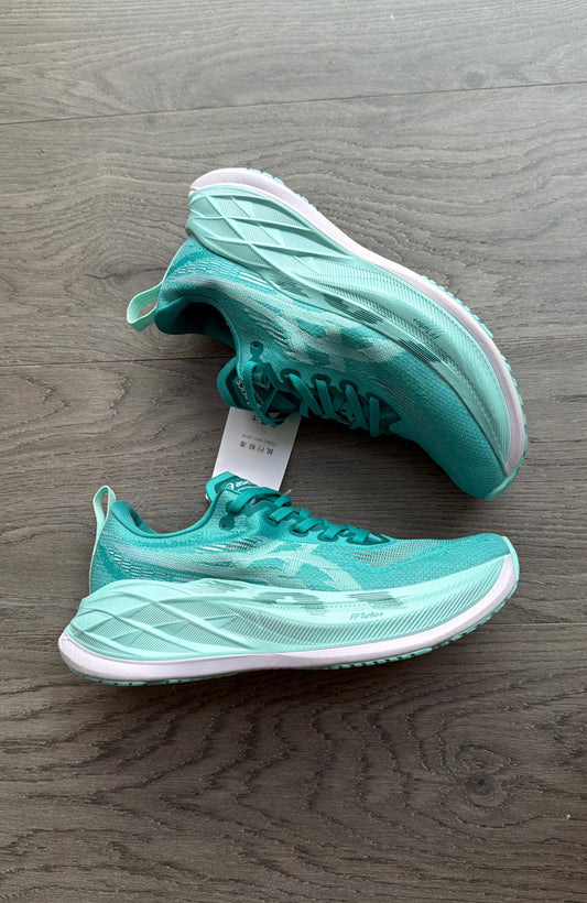 Asics superblast 2026