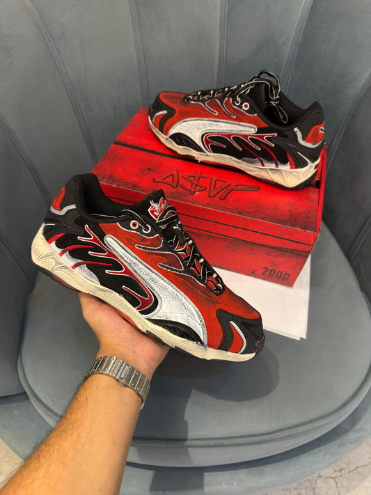 Puma inhale asap red white black