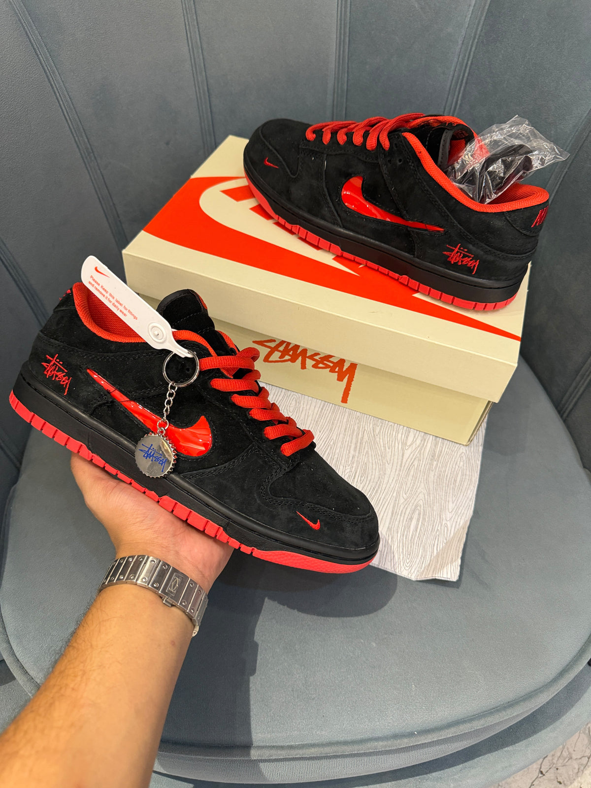 Nike sb dunk stussy x red
