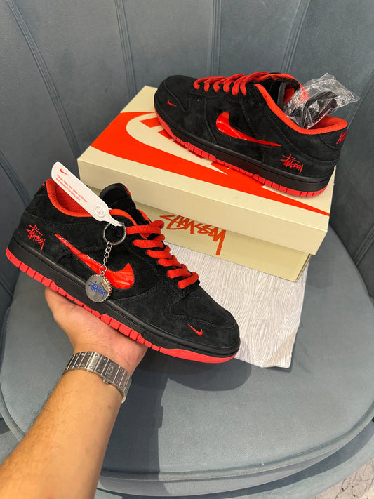 Nike sb dunk stussy x red