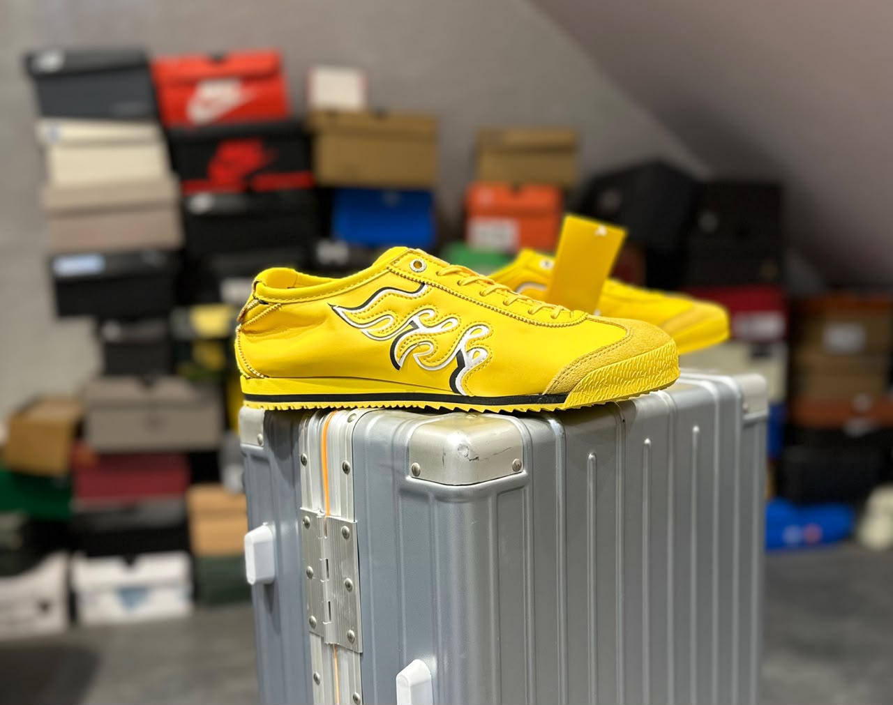 Onitsuka tiger sd fire yellow