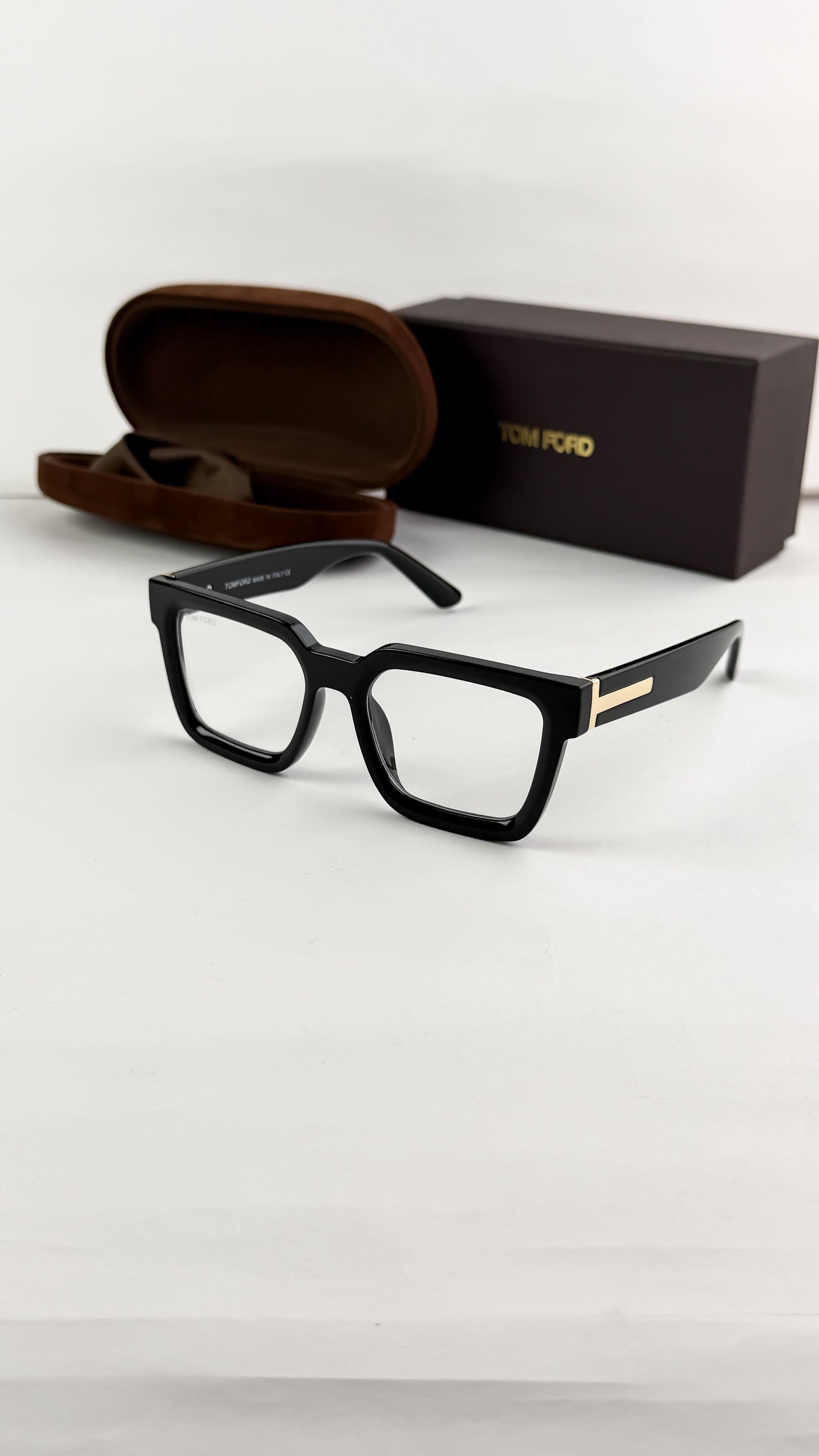 Tomford black plano