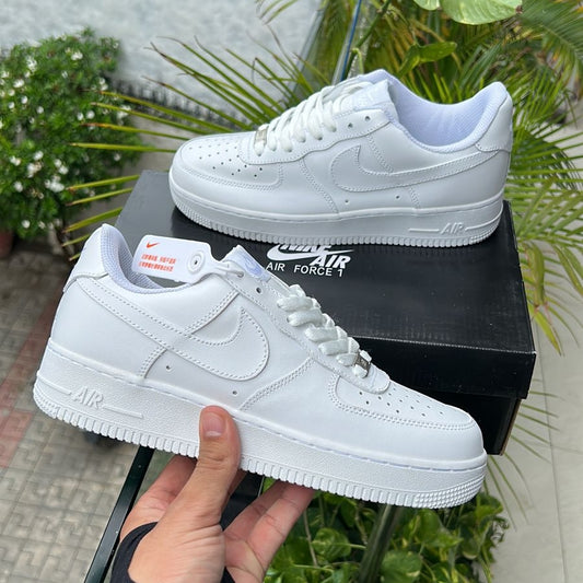 Nike airforce 1 triple White