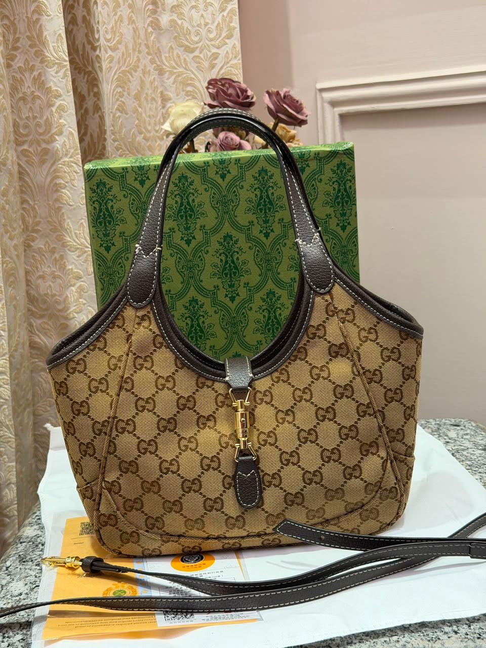 GUCCI