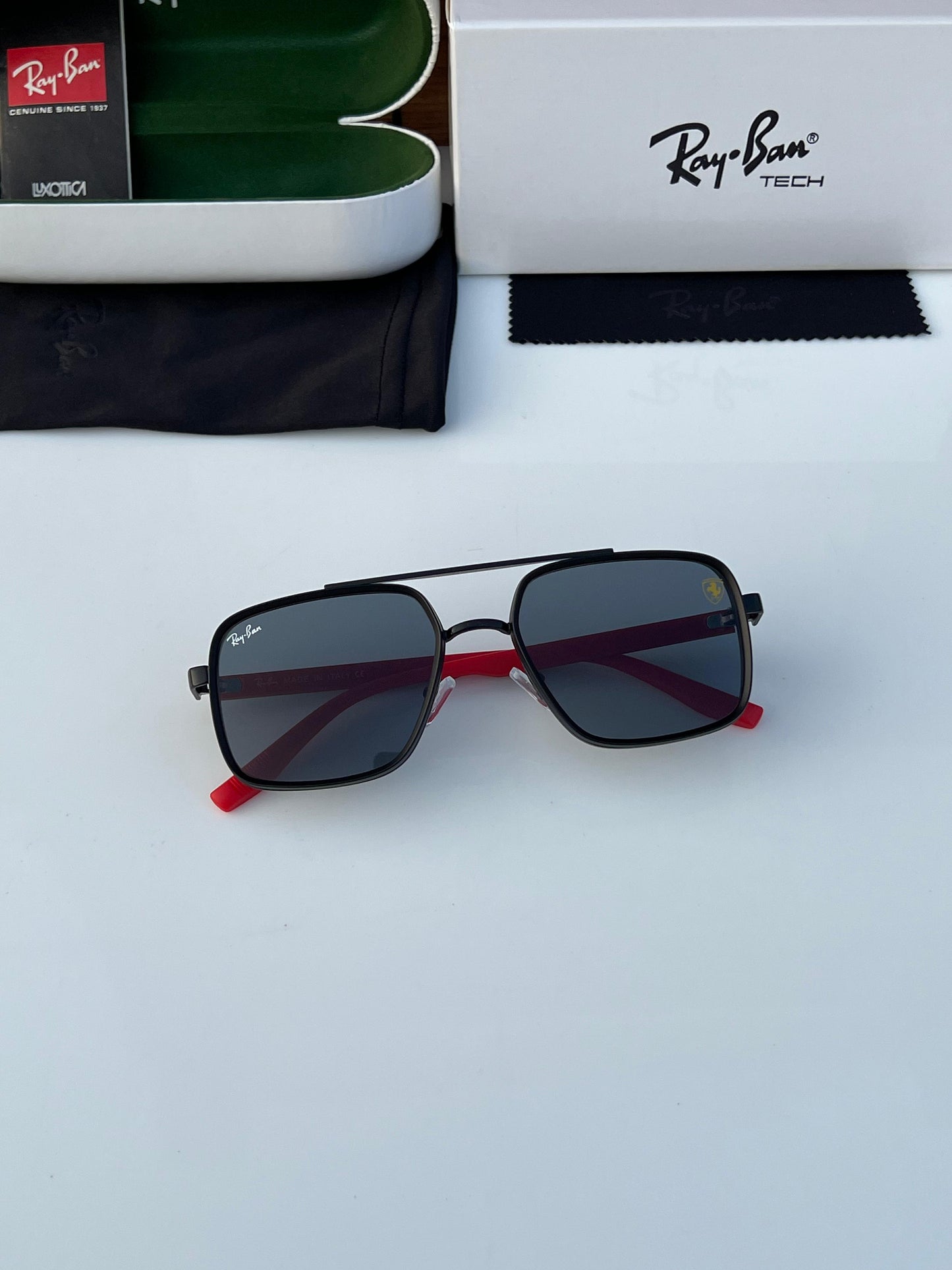 Ray ban Ferrari