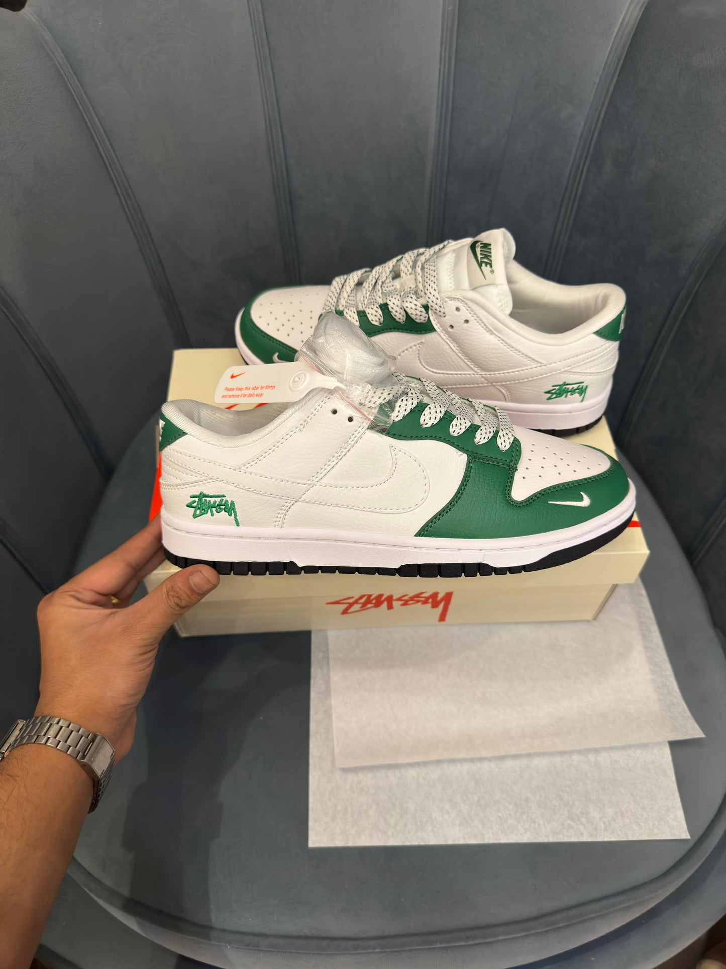 Nike air jordans retro 1 low undefeated