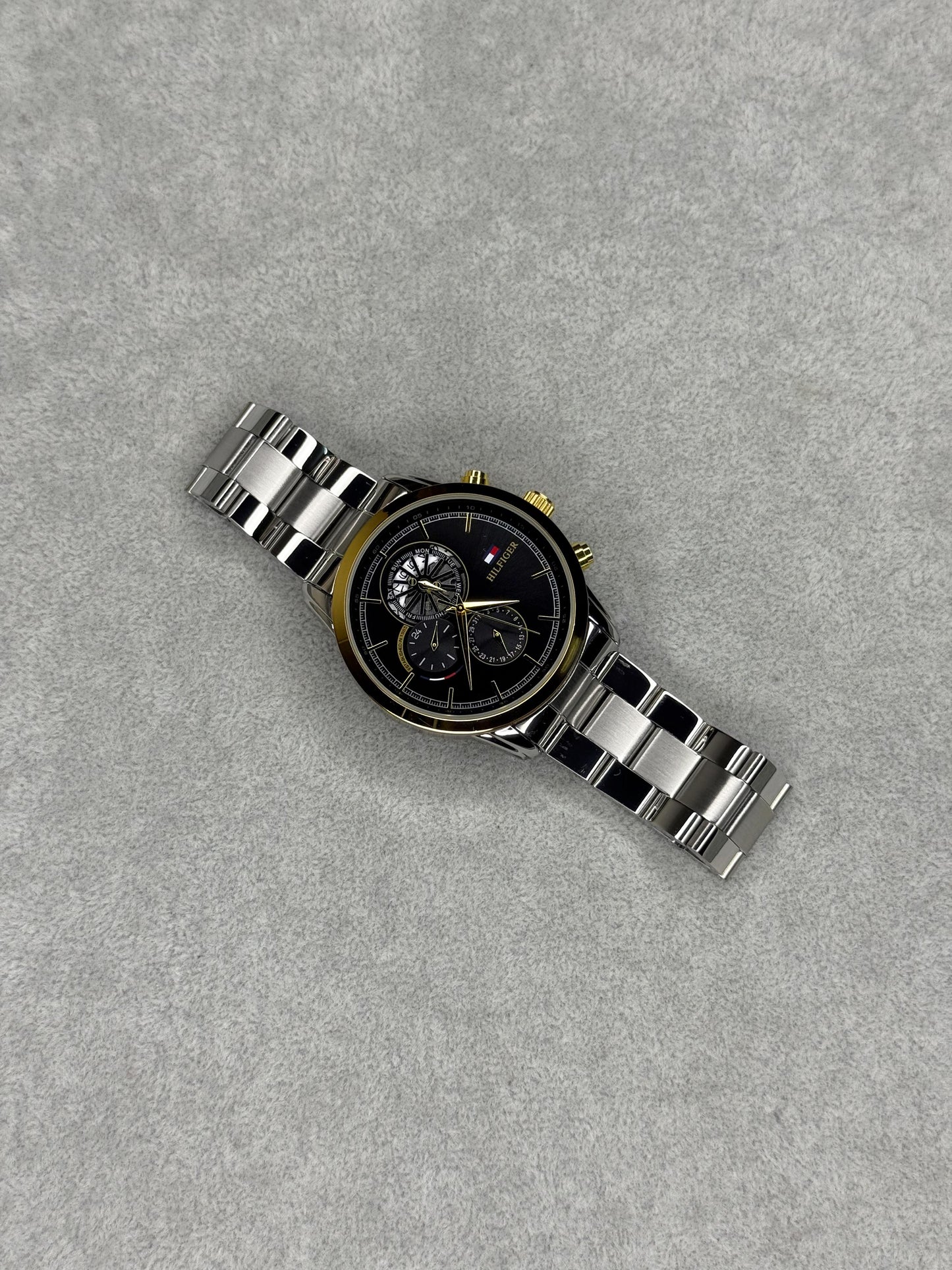 TOMMY HILFIGER
