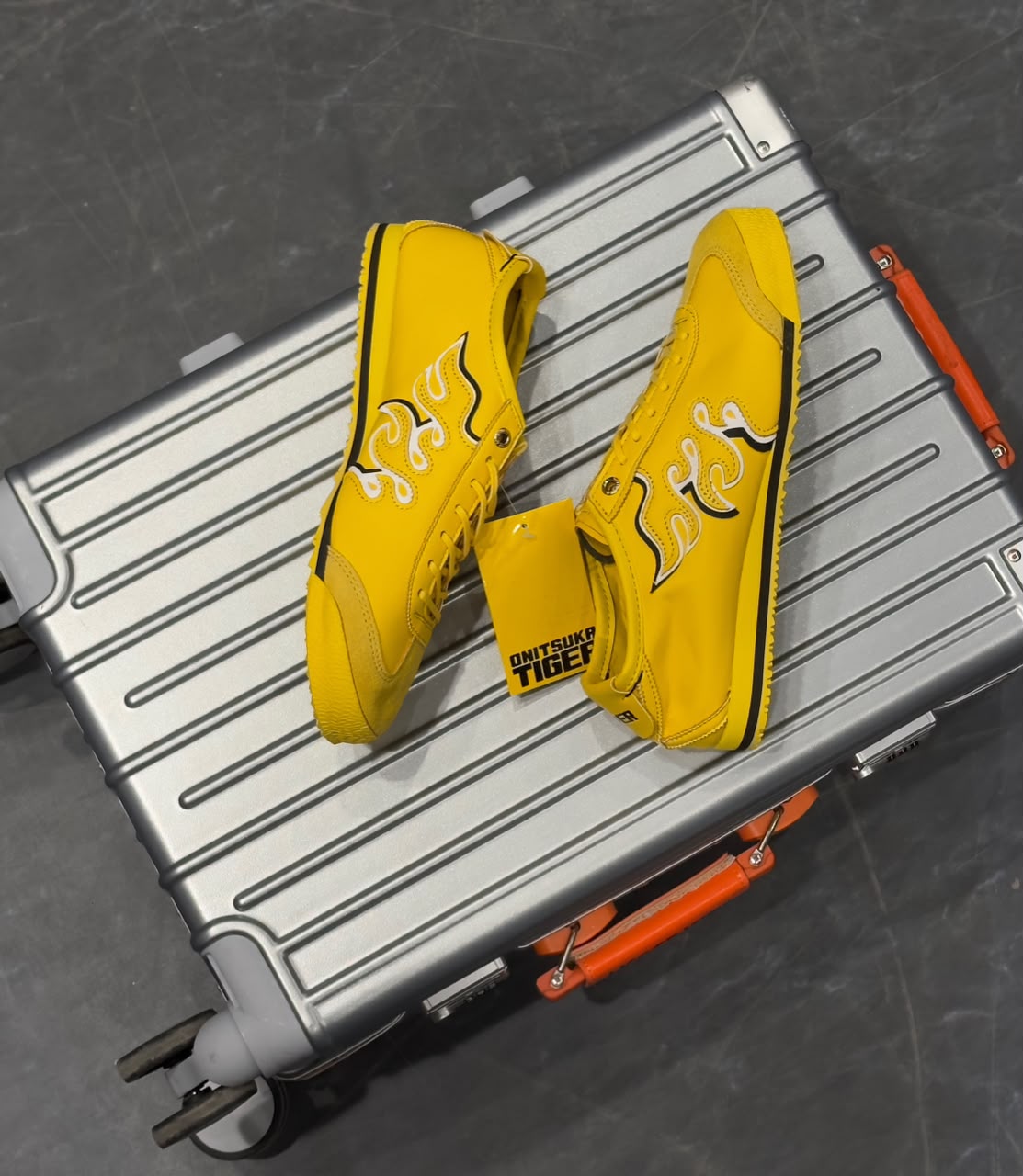 Onitsuka tiger sd fire yellow