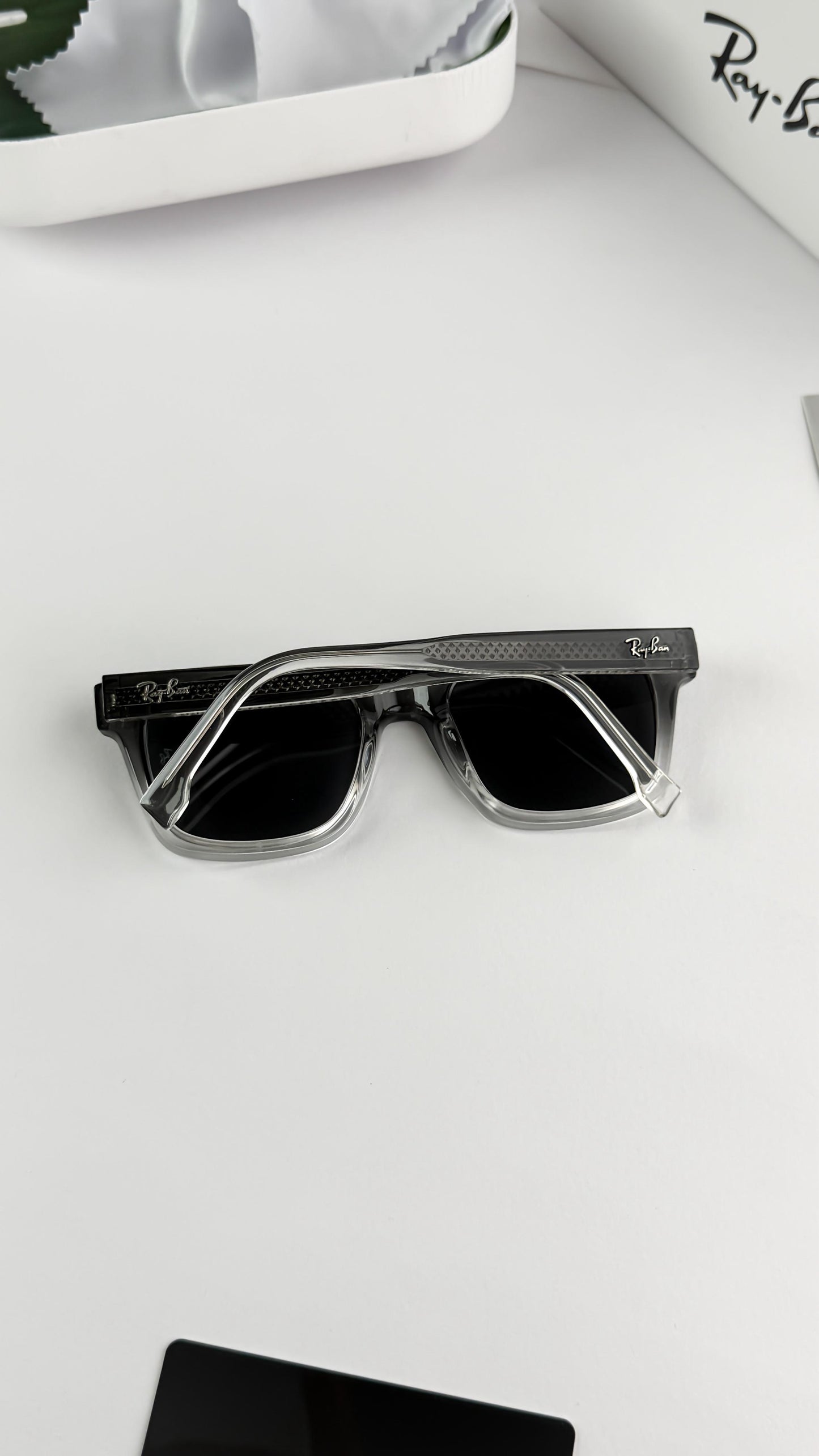 Ray ban