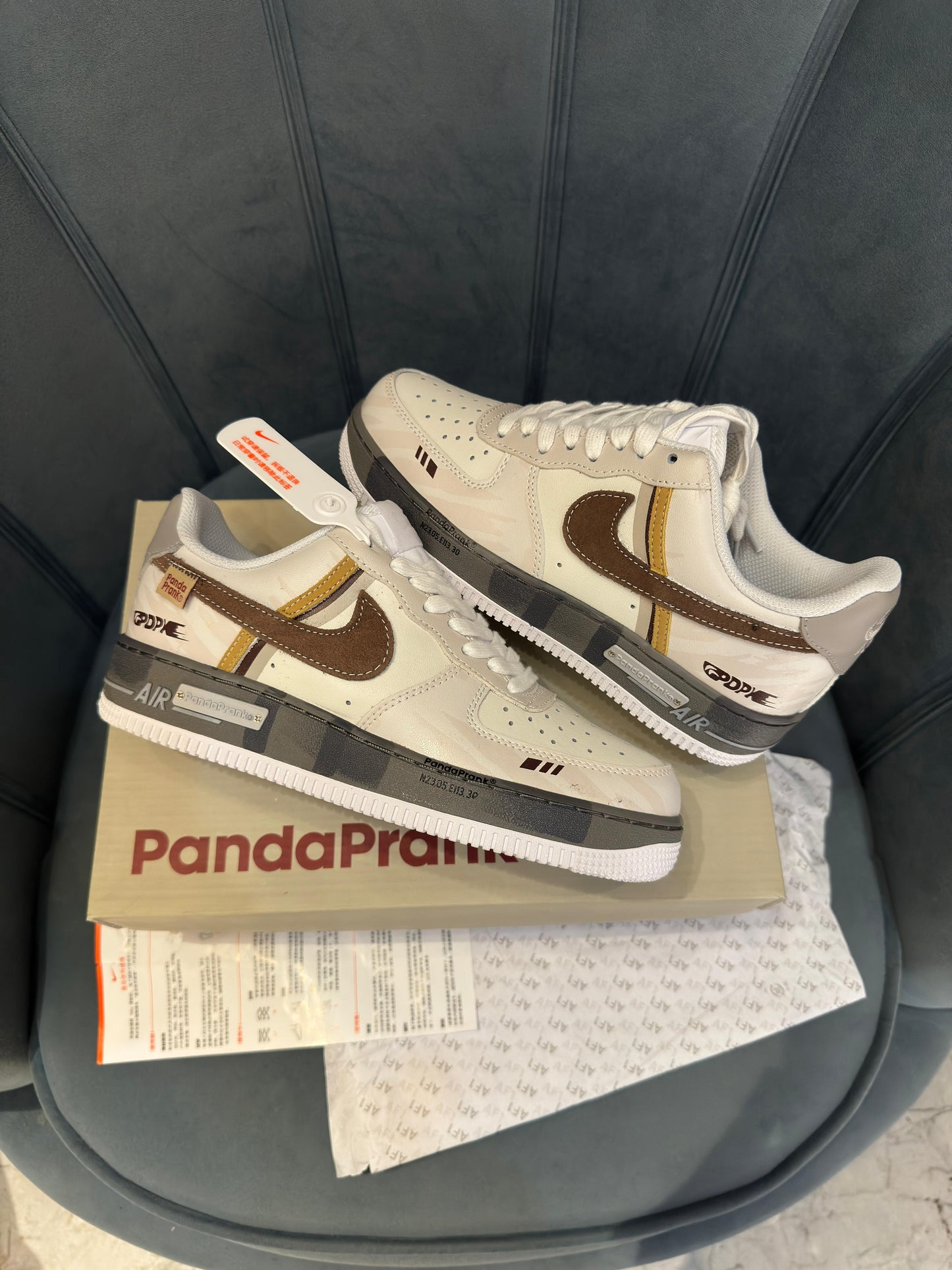 Nike airforce 1 low panda prank