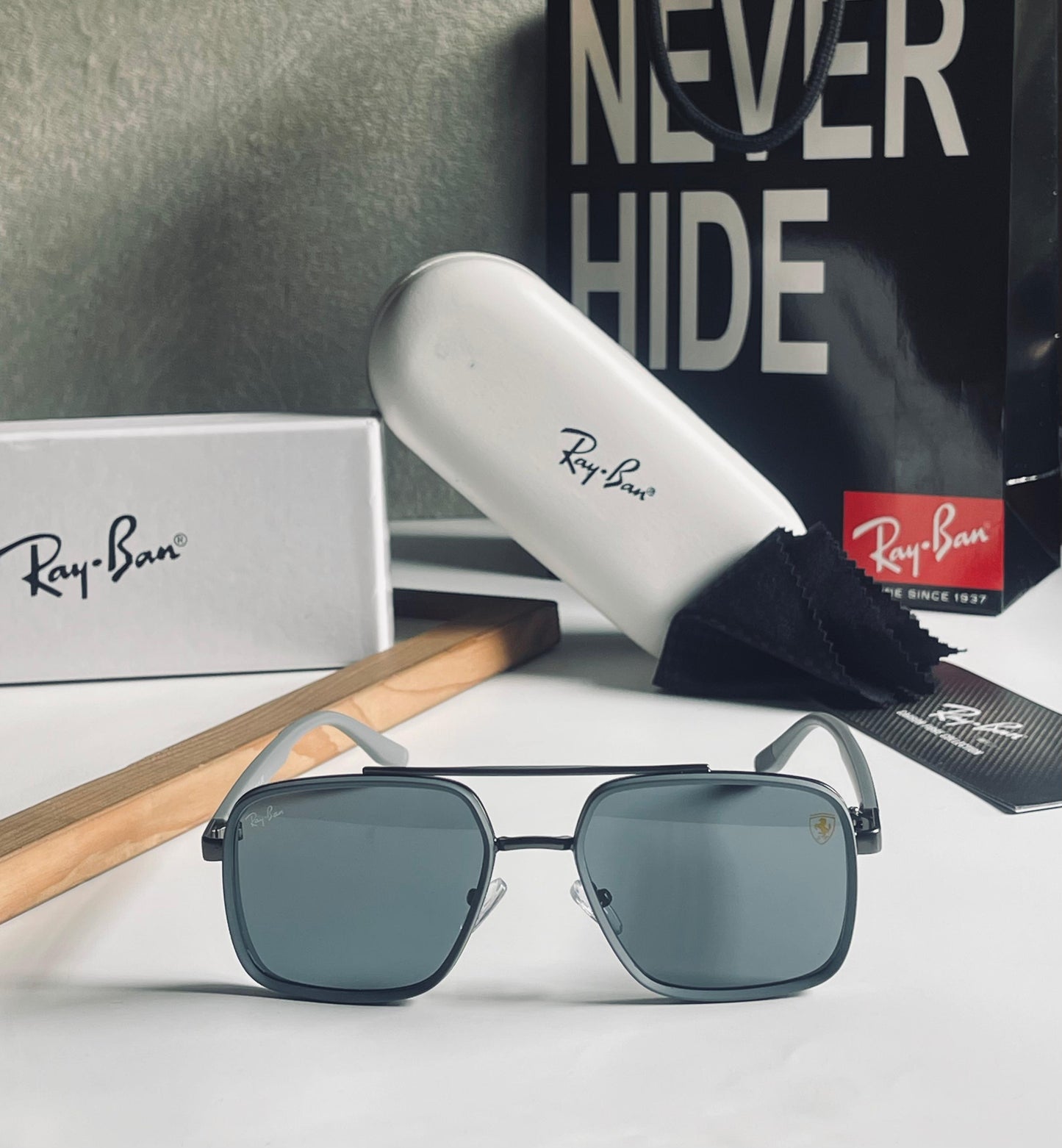 Rayban ferrari