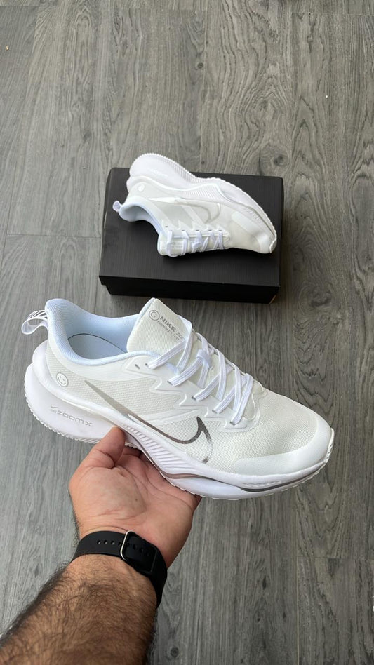 Nike zoom smiley