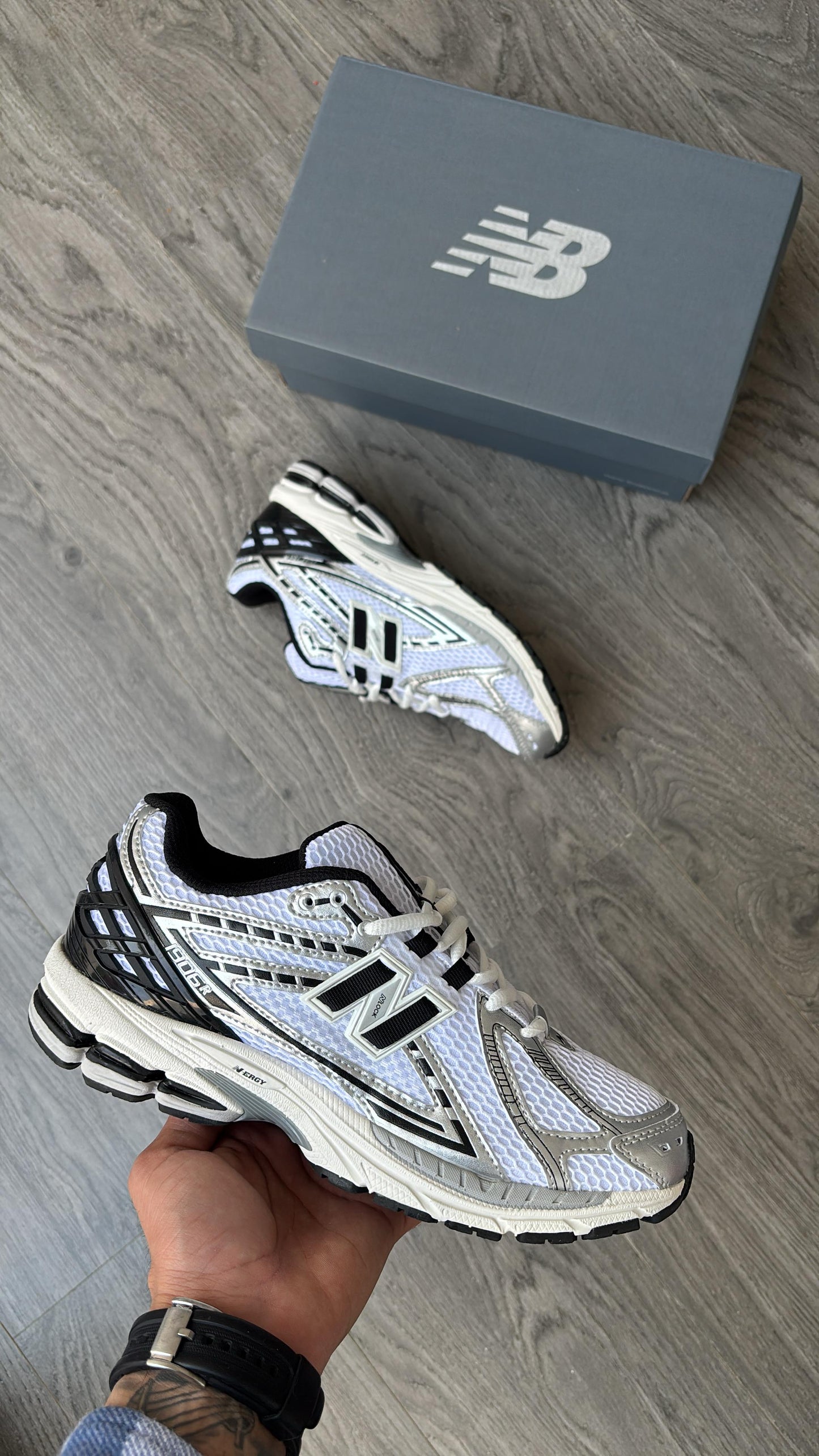 New balance 1906R