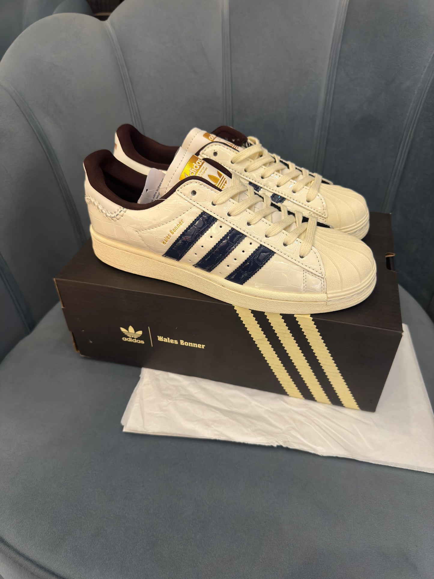 Adidas originals superstar wales boner