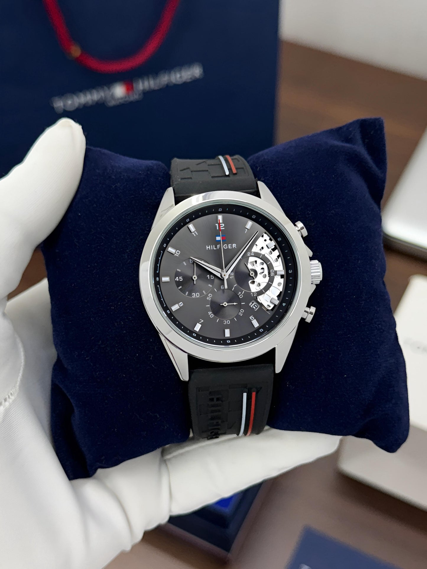 Tommy Hilfiger
