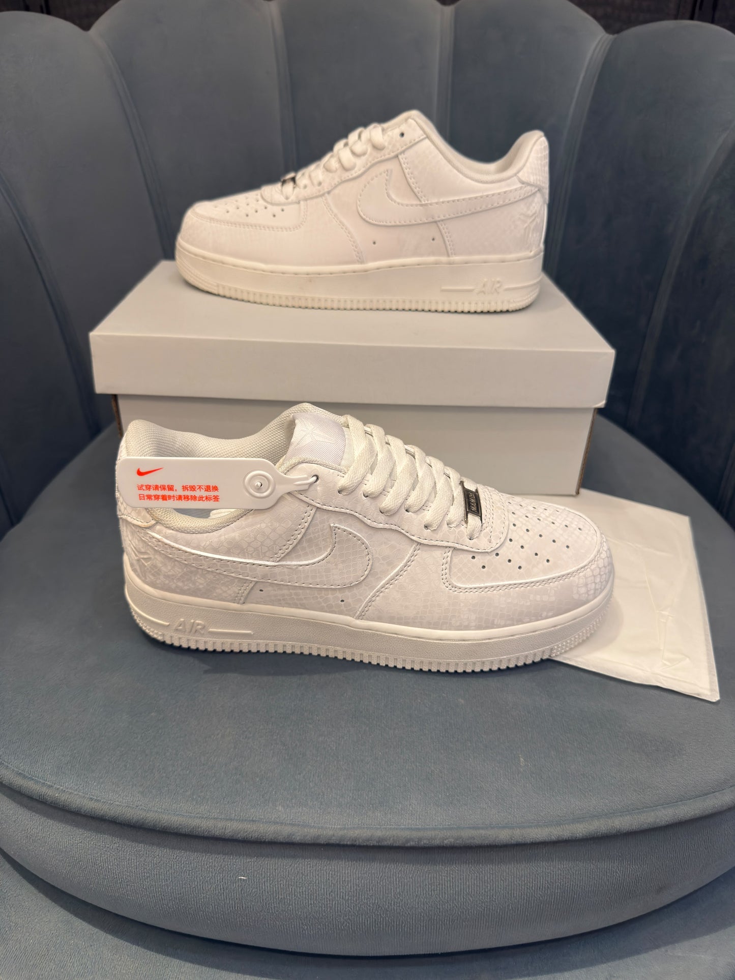 Nike airforce one kobe bryant white