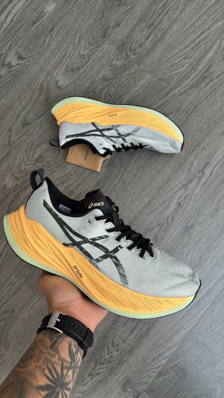 Asics superblast