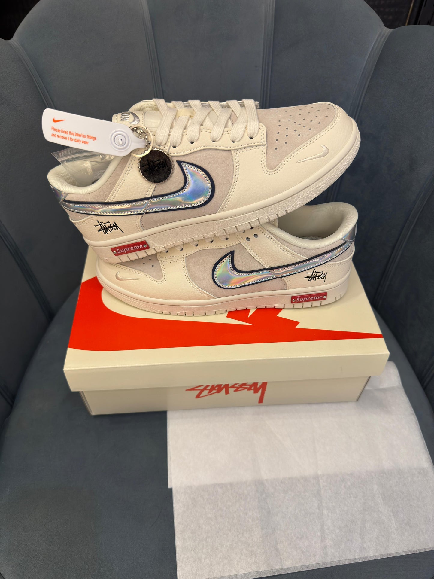 Nike sb dunk x supreme stussy