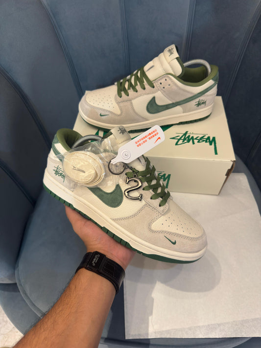 Nike sb dunk stussy green s