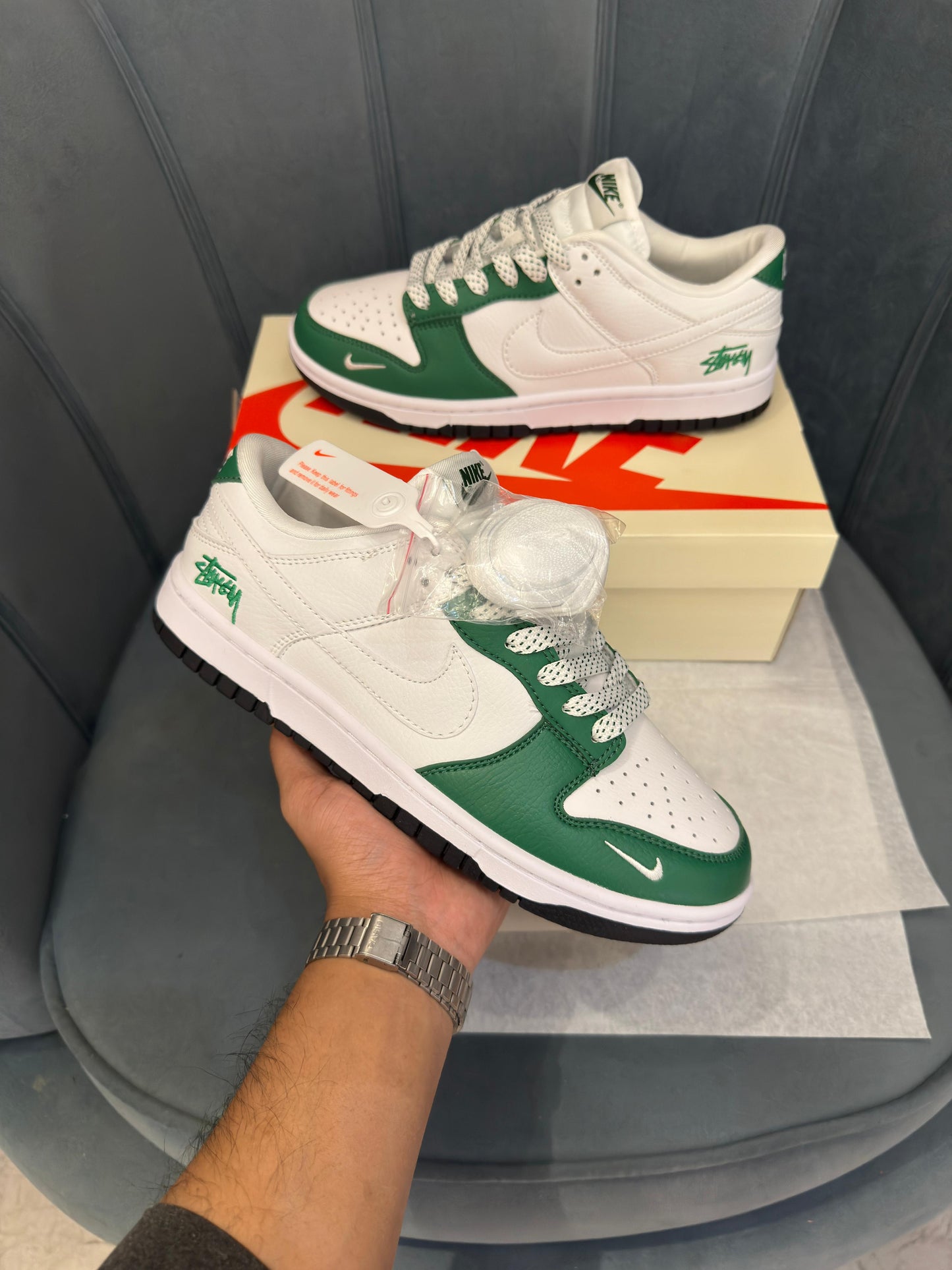 Nike air jordans retro 1 low undefeated