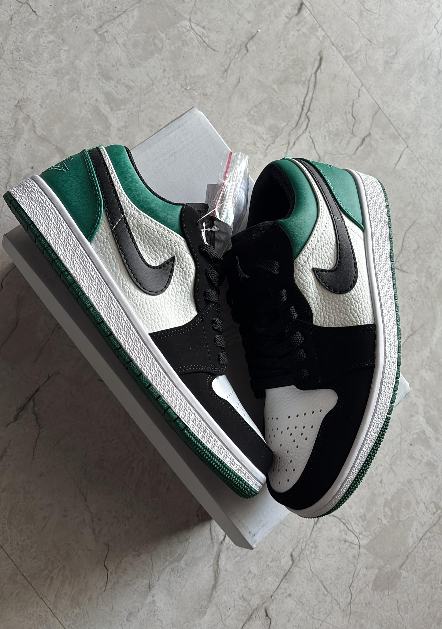 Nike air jordan 1 low black green