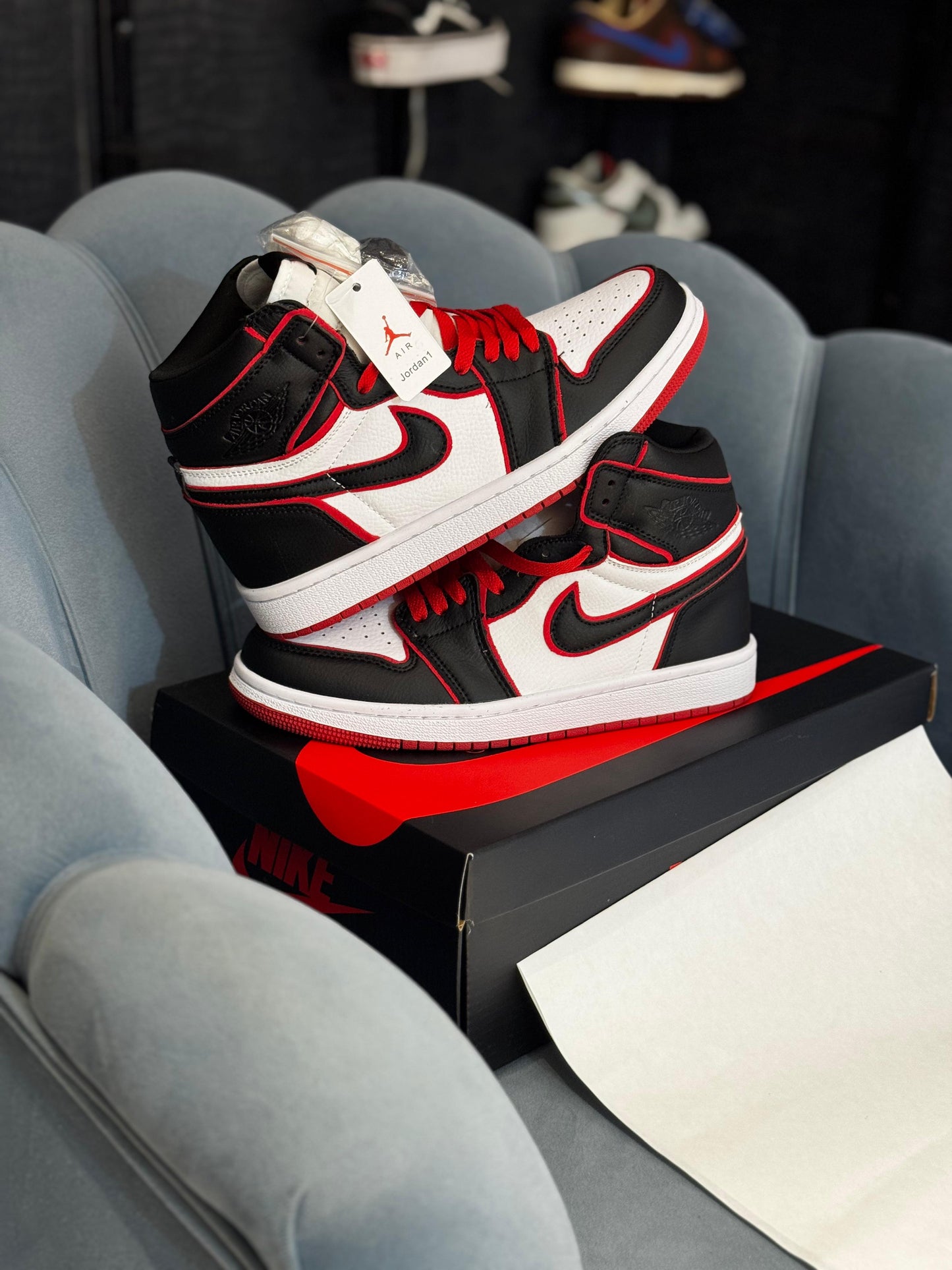 Nike air jordan 1s bloodline