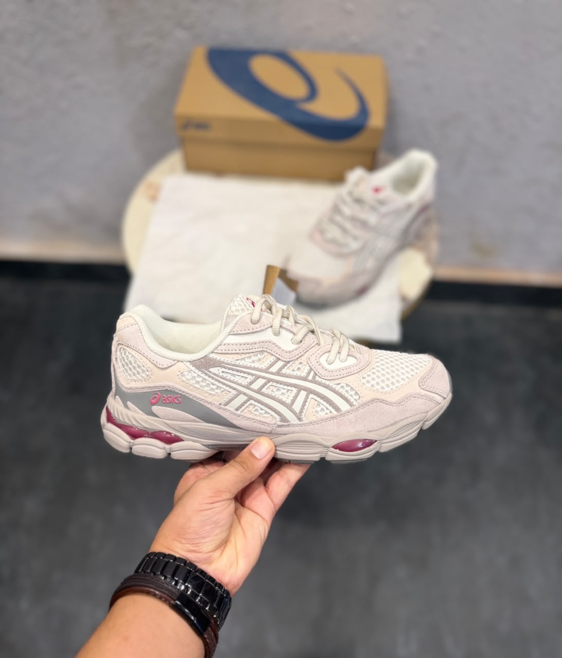 Asics nyc cream moonrock gel