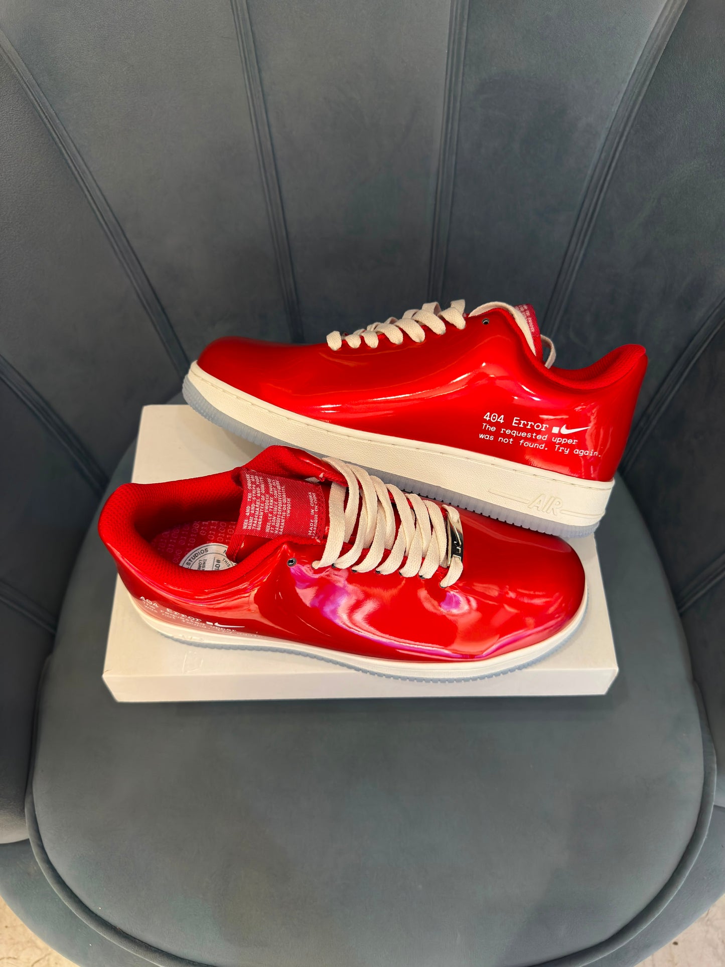 Nike airforce one 404 swoosh error red