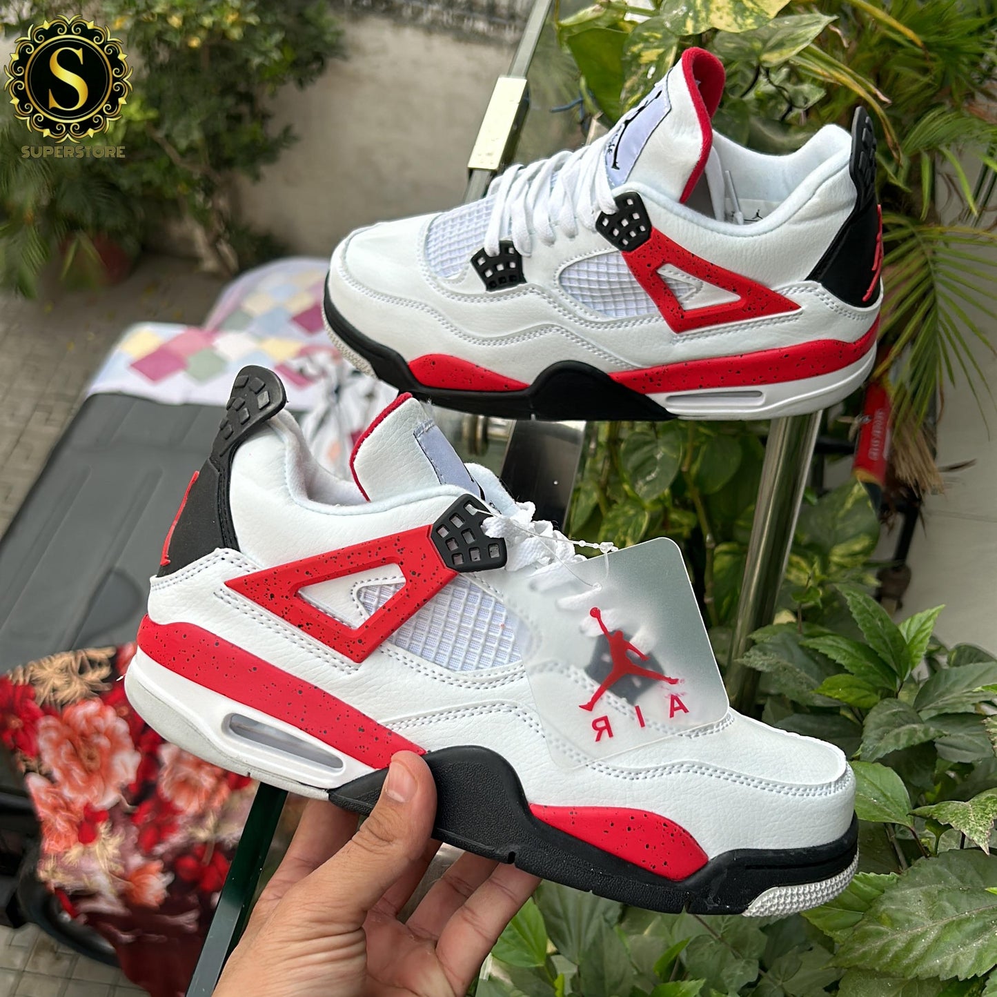 Nike air Jordan retro 4s