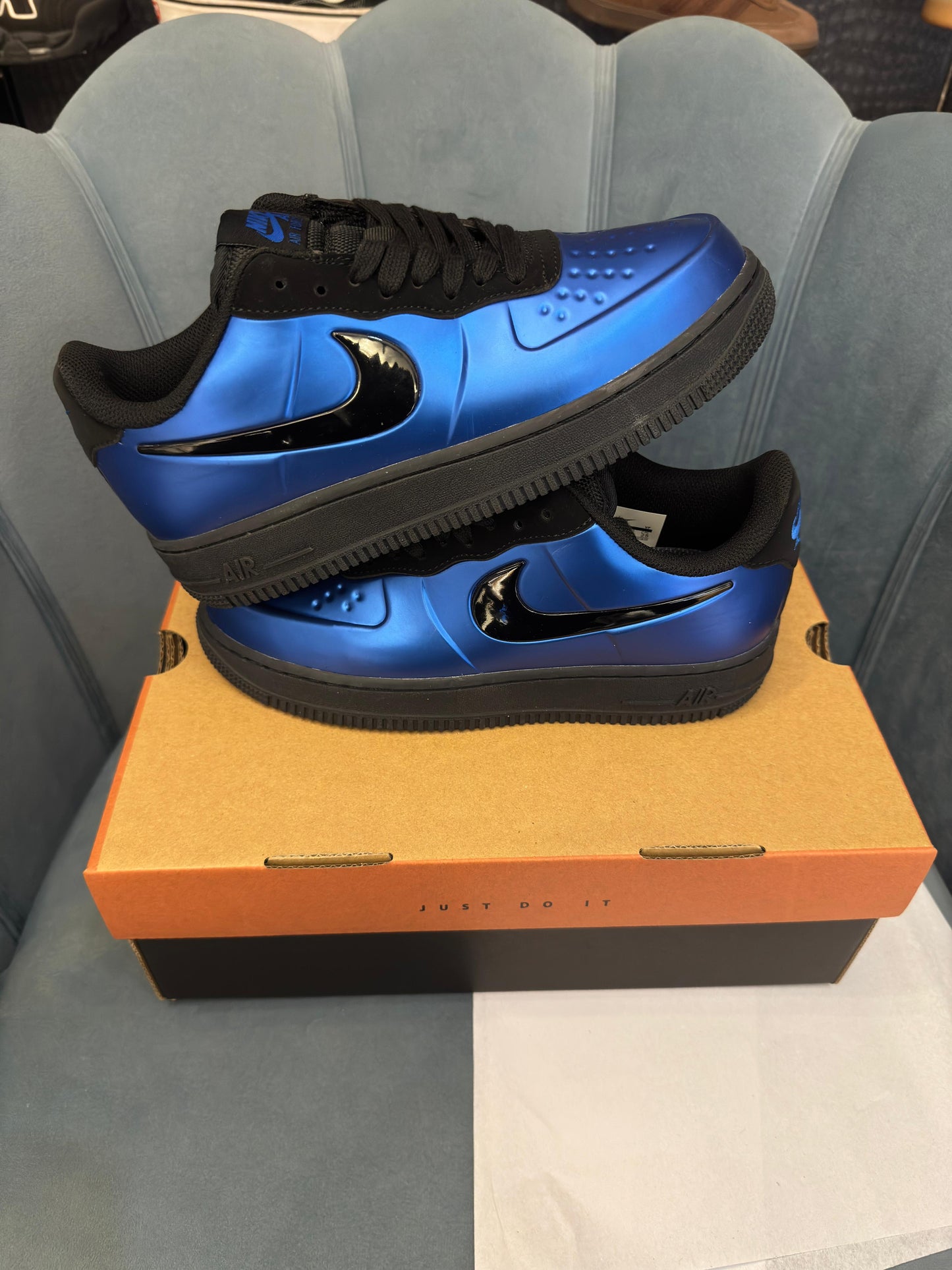 Nike airforce foamposite pro royal blue