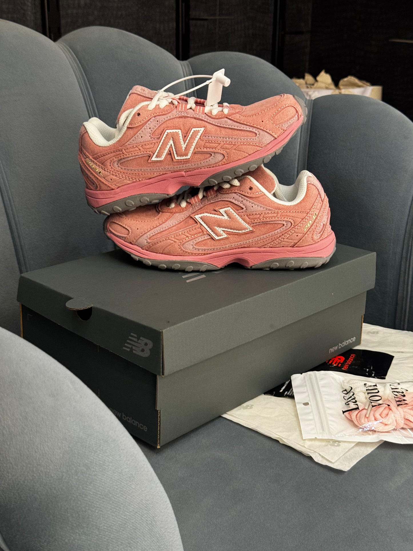 New balance 204L black pastel pink
