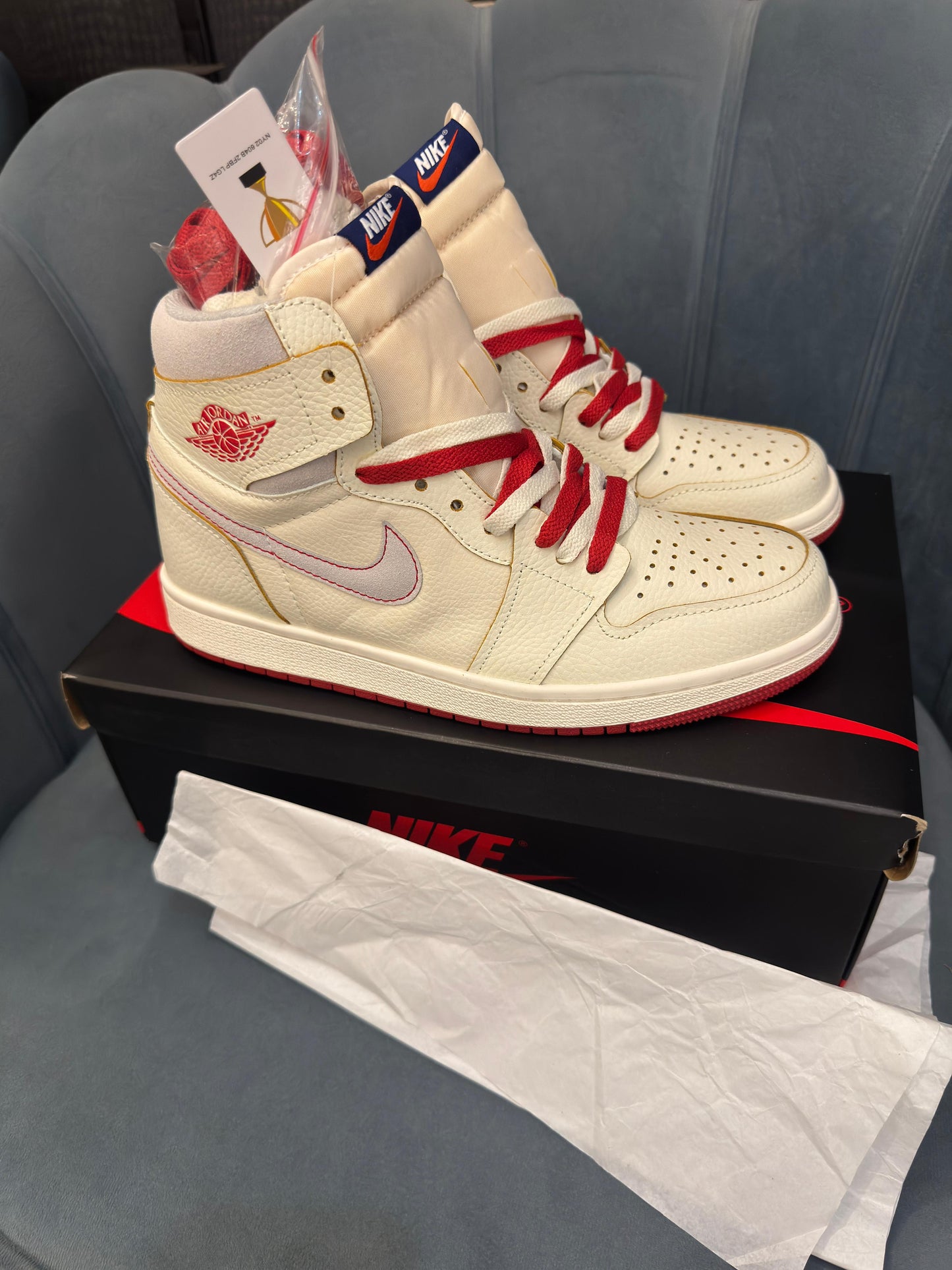 Nike air jordan retro 1 mid cinnabar