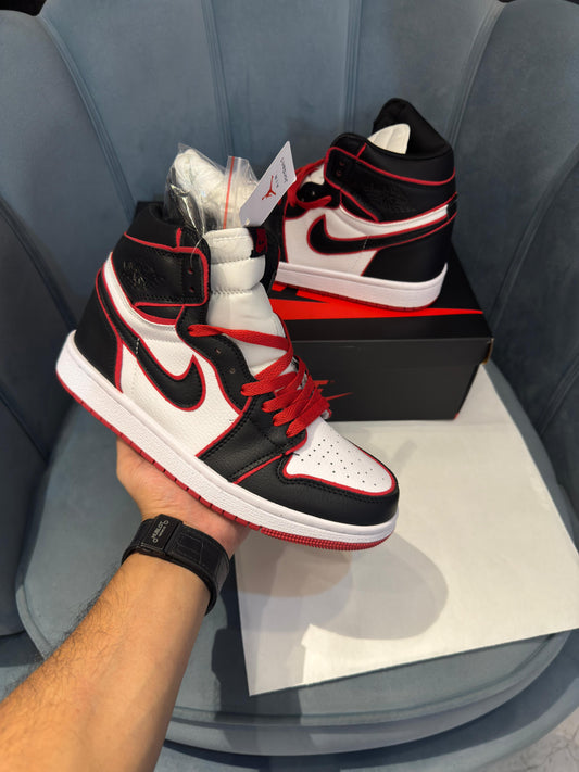 Nike air jordan 1s bloodline