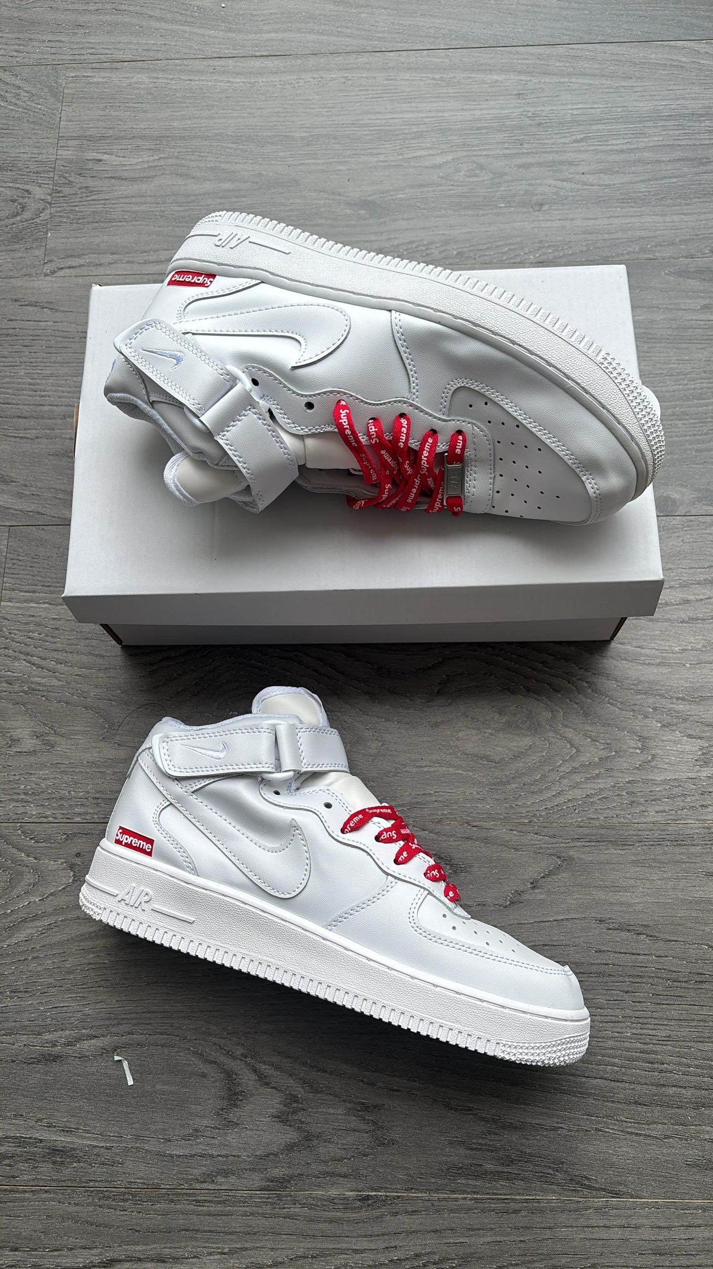 Nike airforce 1 mid white x supreme