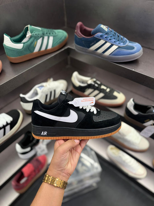 Nike airforce 1 black white gum