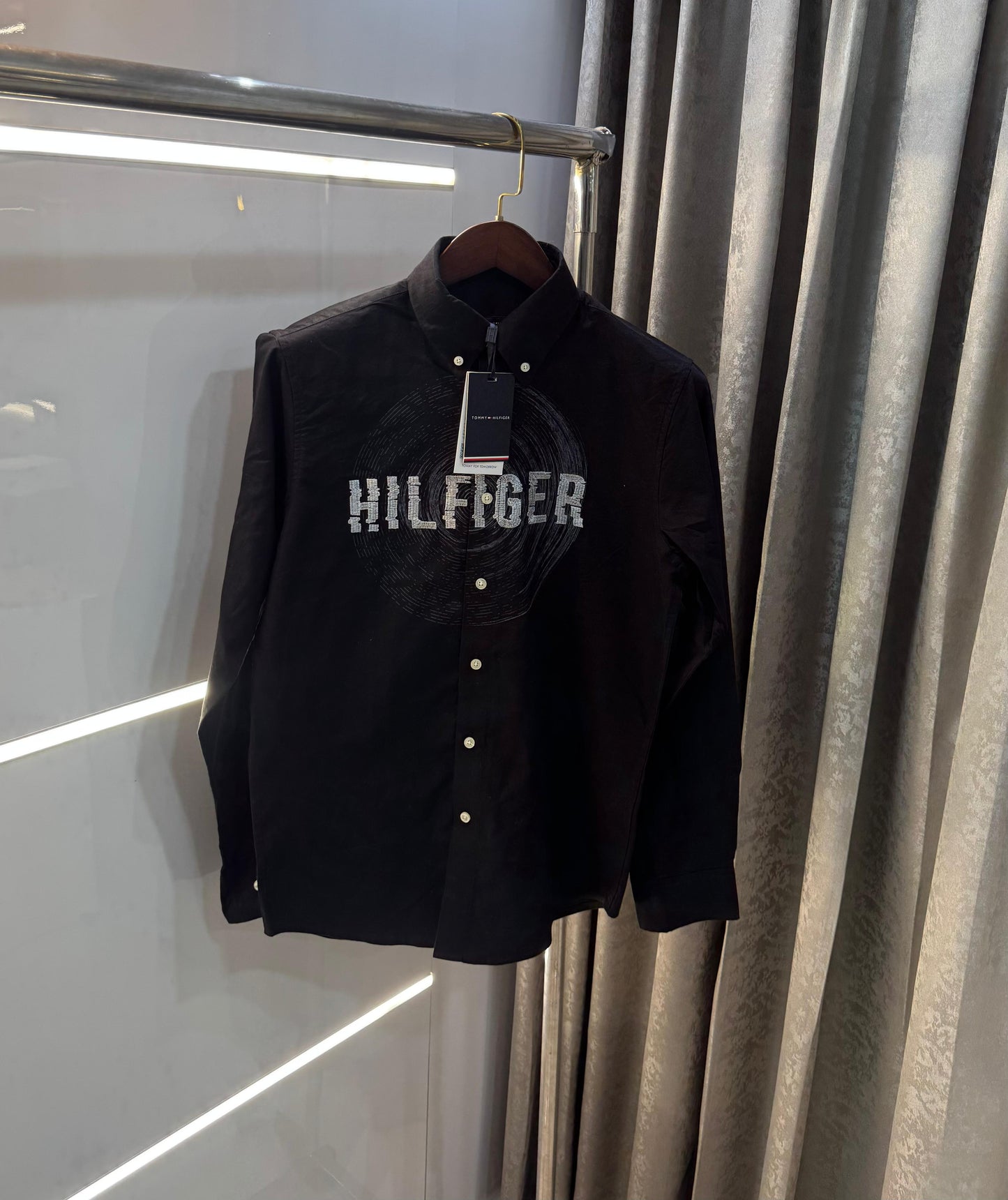 TOMMY HILFIGER