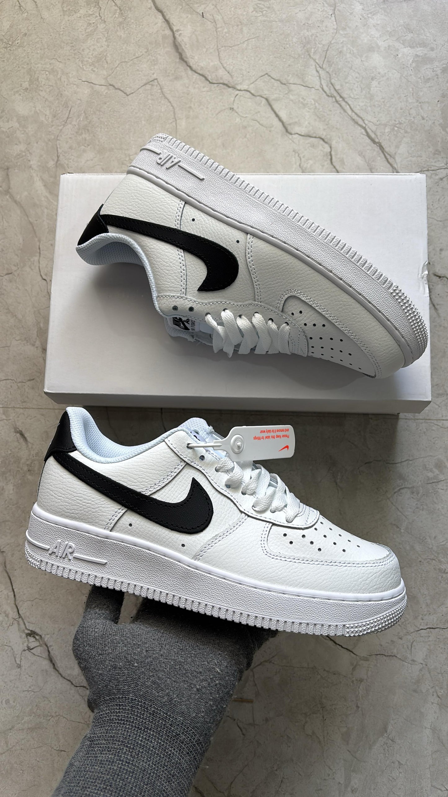 Nike airforce white black tick