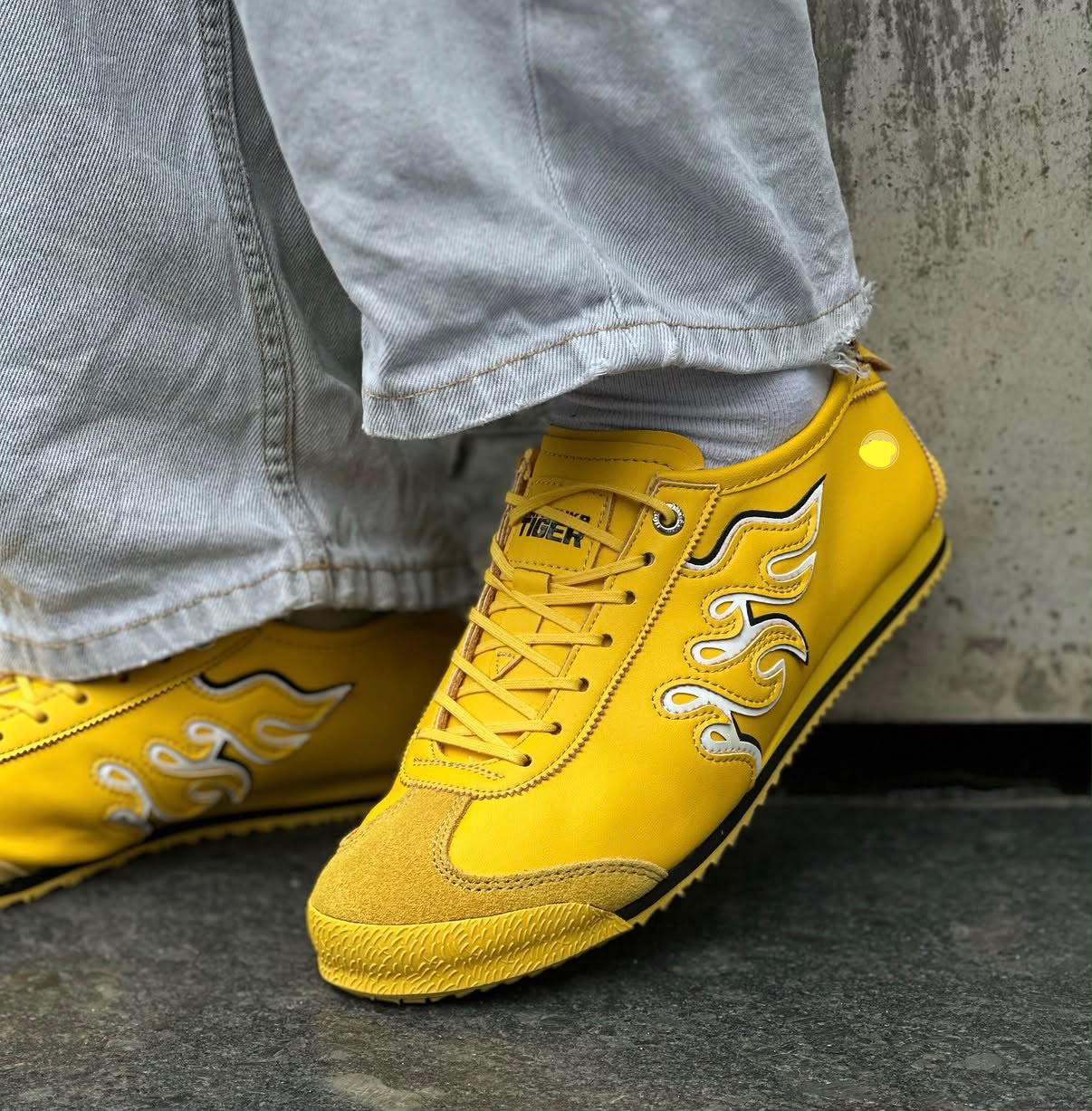Onitsuka tiger sd fire yellow