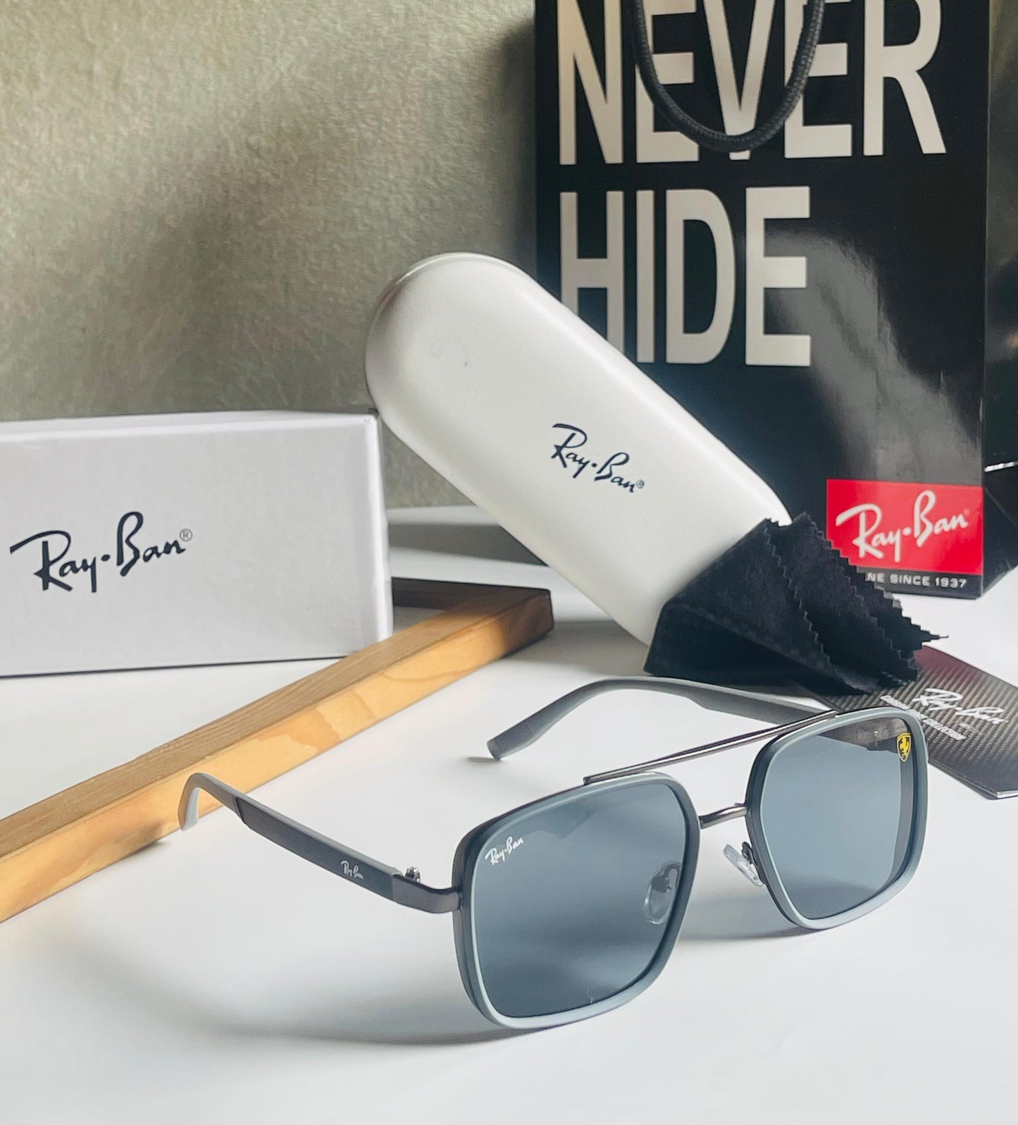 Rayban ferrari