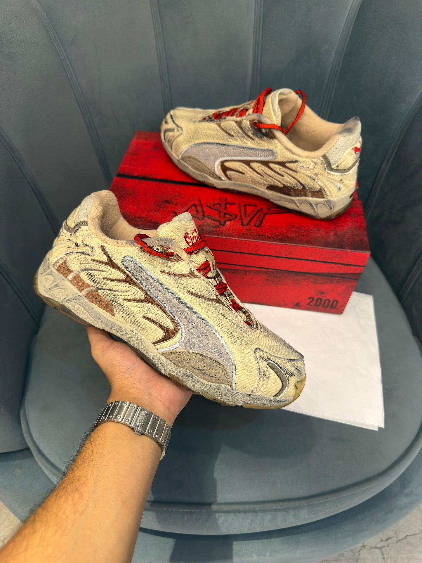 Puma inhale asap beige red white