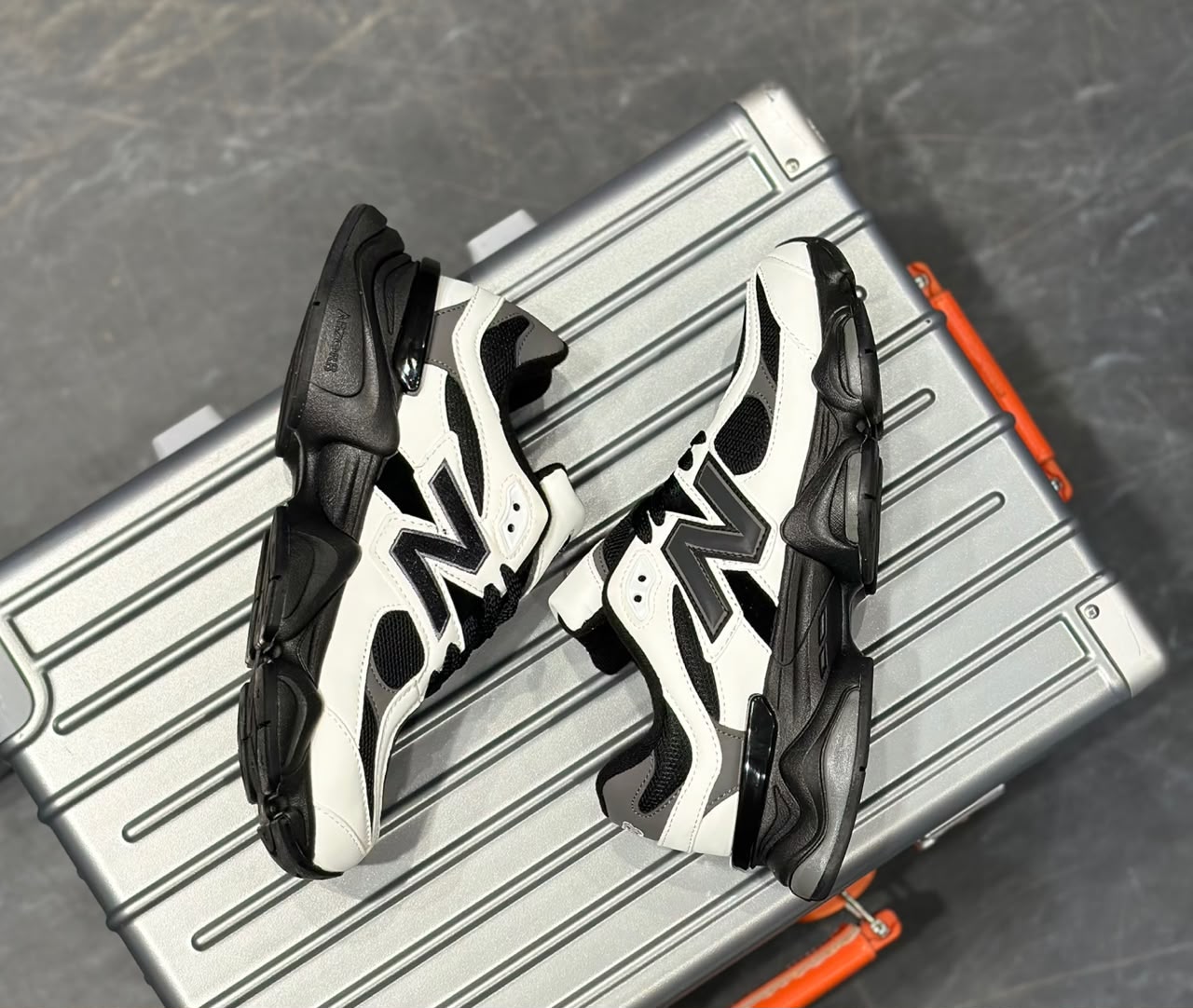 New balance 9060 black beige