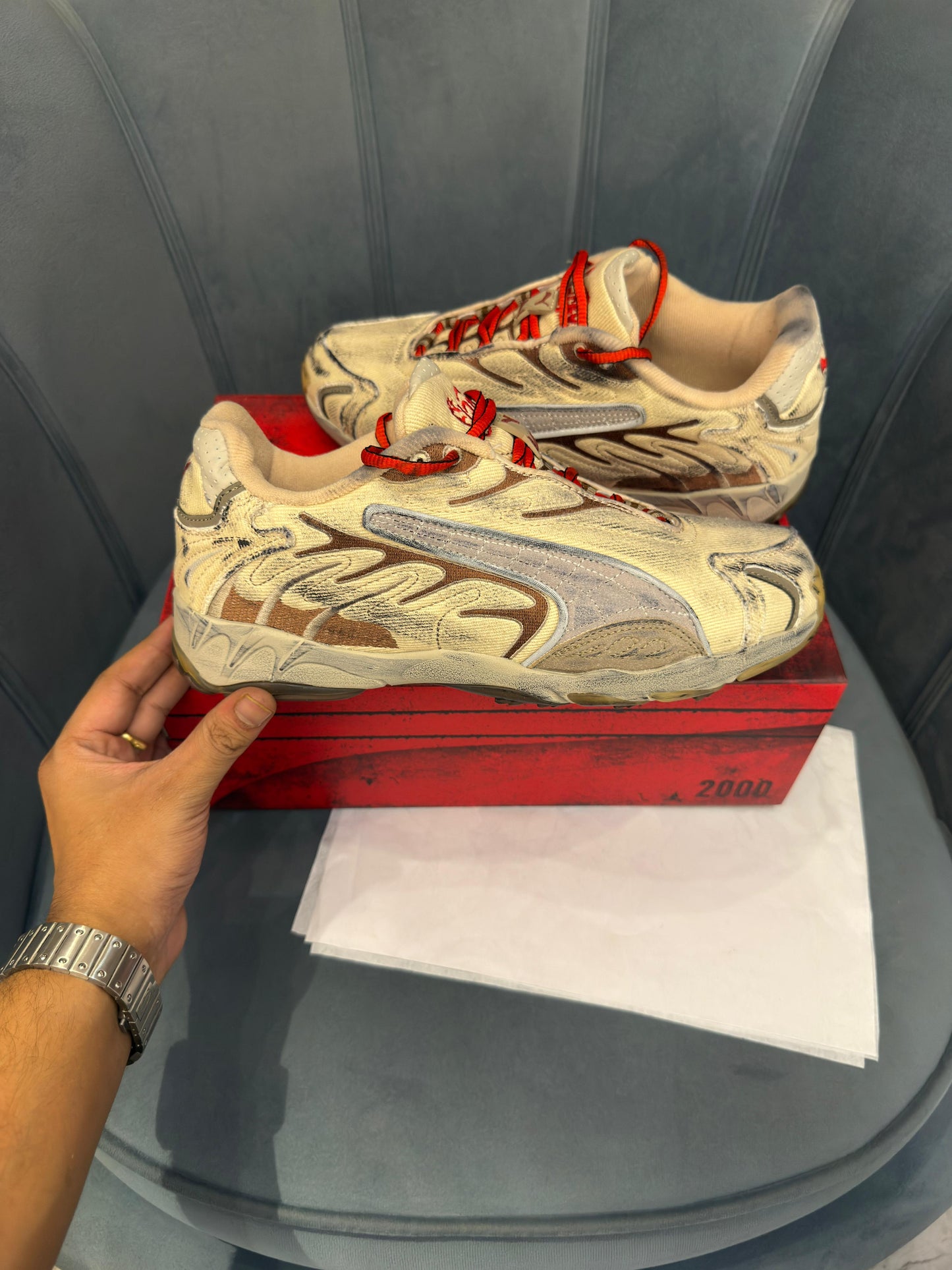 Puma inhale asap beige red white