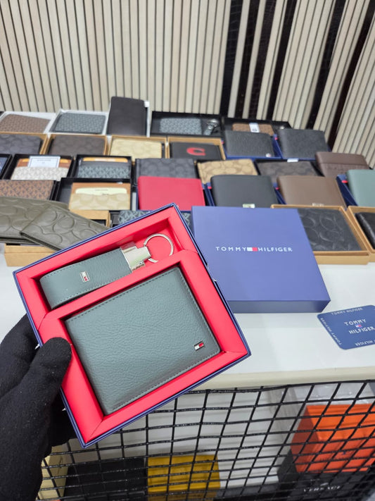 Tommy Hilfiger wallet + keychain combo