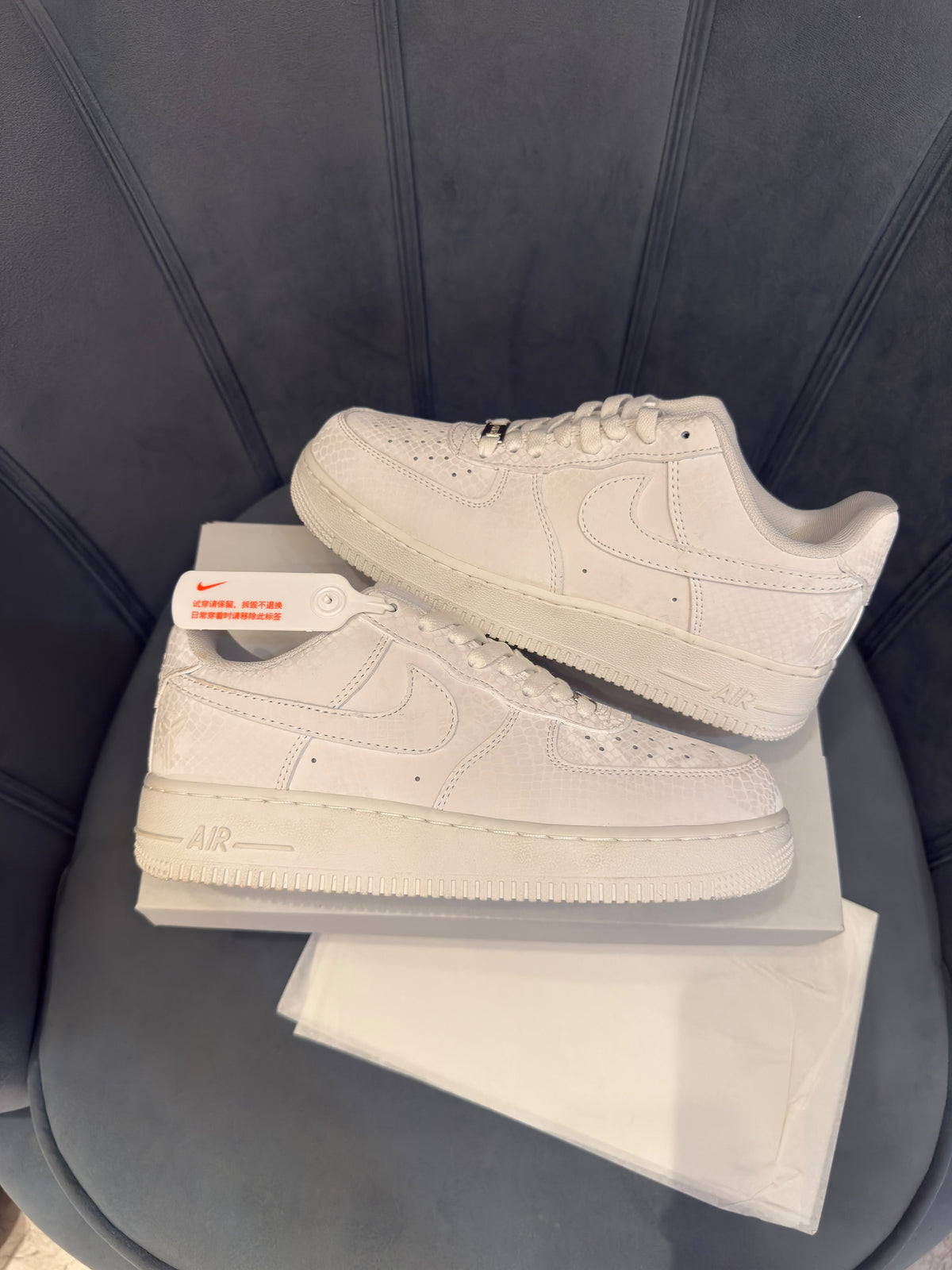 Nike airforce one kobe bryant white